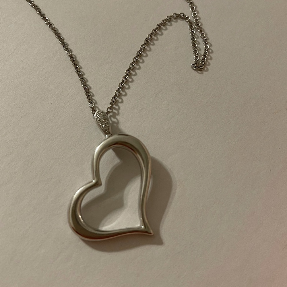 Piaget Signature Heart Pendant Necklace - Picture 3 of 5